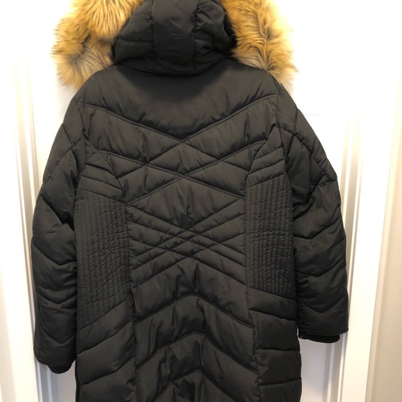 London Fog Women’s Parka - Picture 3 of 7